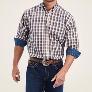 Ariat Scout Men’s long sleeve Wrinkle Free Classic Fit